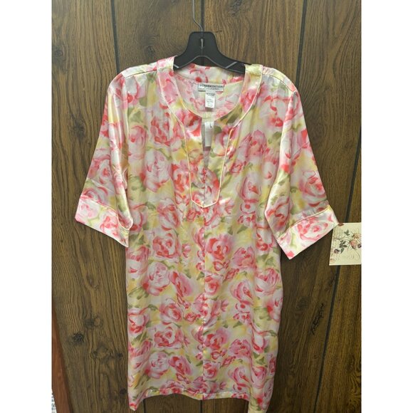 Morgan Taylor Intimates Large Pink Floral Satin Robe With 3/4 Sleeves & Button C - Picture 1 of 3